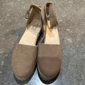 Naturalizer tan suede 8